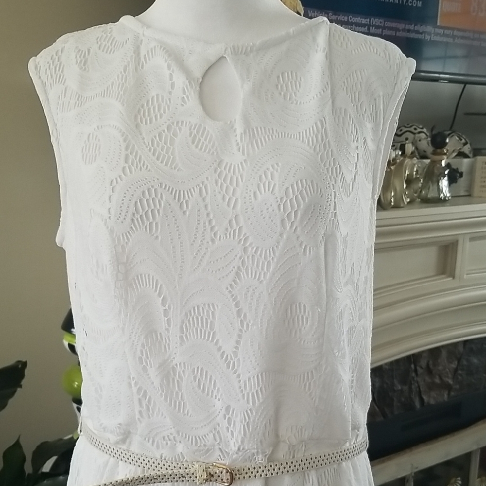 London Style White Lace Dress with Decorative Belt - Picture 2 of 6